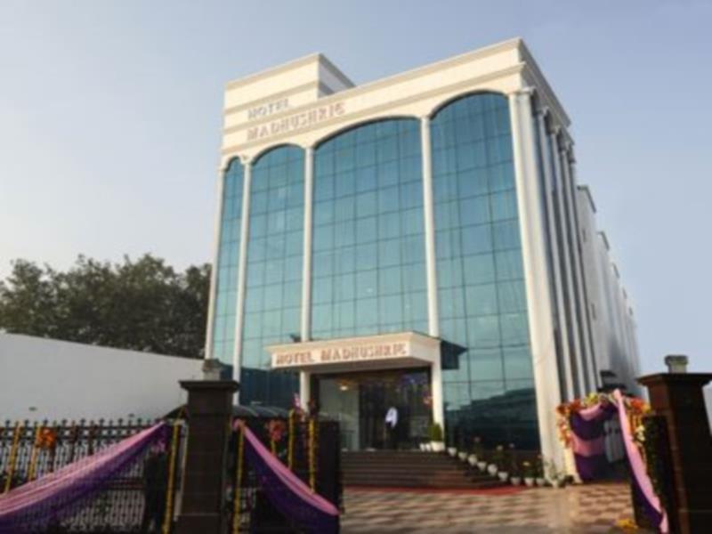 Hotel Madhushrie Агра Екстериор снимка