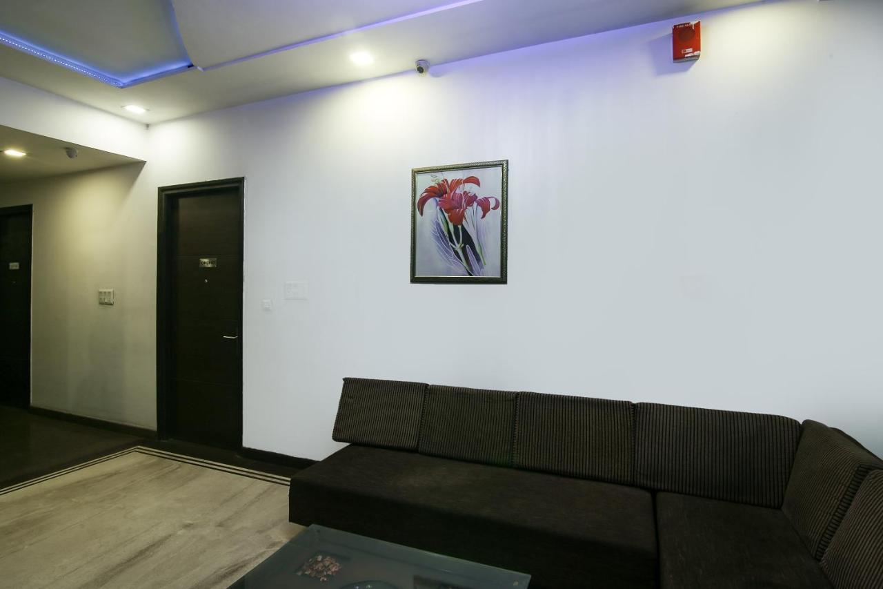Hotel Madhushrie Агра Екстериор снимка